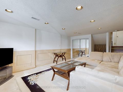 Photo 42 at 26 Donnalyn Drive, Newtonbrook West, Toronto