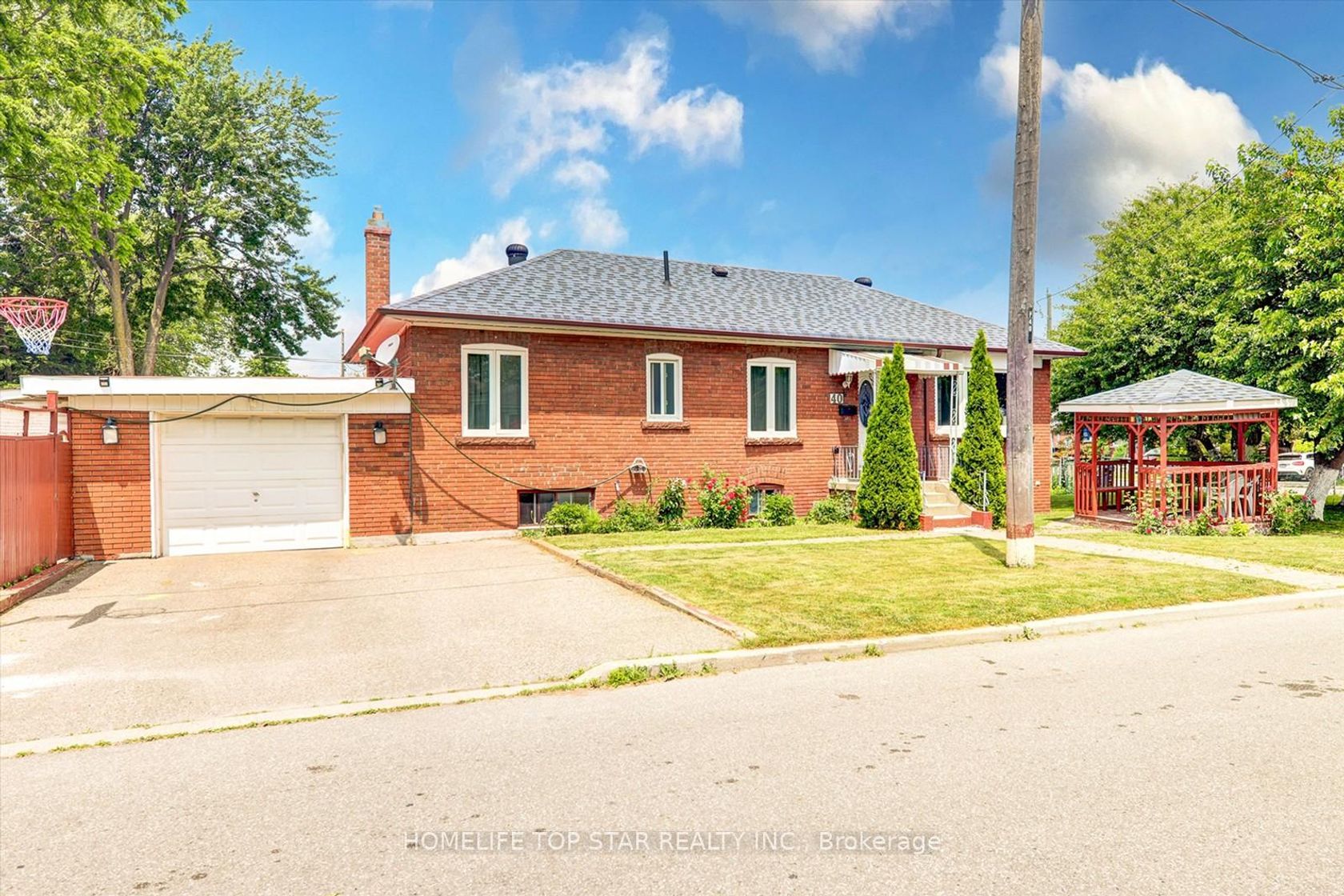 40 Lombardy Crescent, Kennedy Park, Toronto 