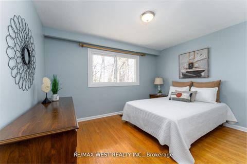 Photo 11 at 28 Braywin Drive, The Westway, Toronto