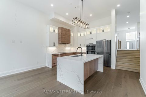 Photo 8 at 52 Exmoor Drive, Long Branch, Toronto