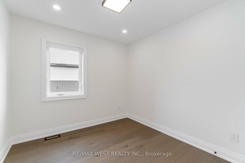 Photo 34 at 52 Exmoor Drive, Long Branch, Toronto