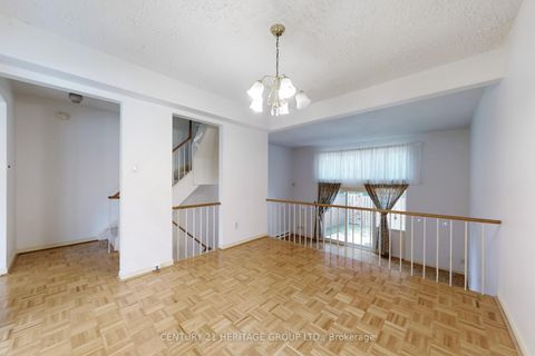 Photo 10 at 71 Jenny Wren Way, Hillcrest Village, Toronto