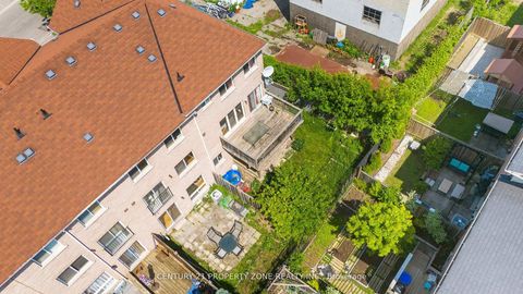 Photo 3 at 28 Seminoff Street, Birchmount, Toronto