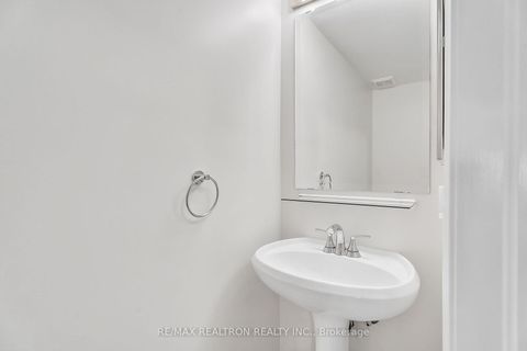 Photo 4 at 80 Ruby Crescent, Rouge Woods, Richmond Hill