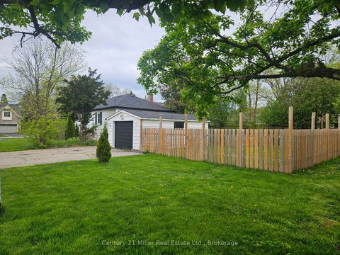 Photo 3 at 266 Jennings Crescent, BR Bronte, Oakville