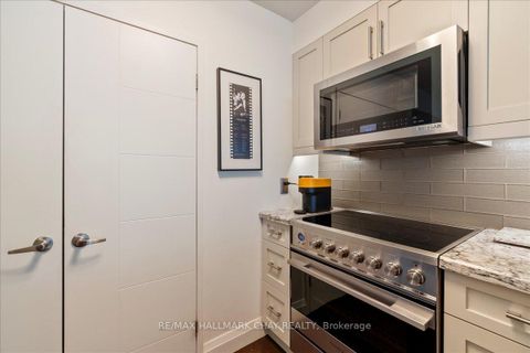 Photo 7 at 304 - 150 Dunlop Street E, Lakeshore, Barrie