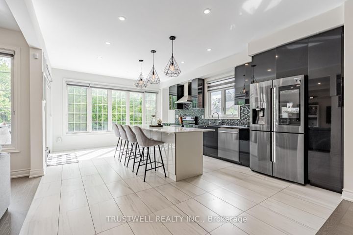 Photo 10 at 12 Vineyard Drive, Bram West, Brampton