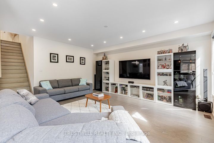 Photo 14 at 12 Vineyard Drive, Bram West, Brampton