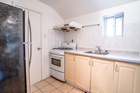 Photo 6 at 66 Euclid Avenue, Bellwoods, Toronto