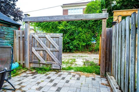 Photo 13 at 66 Euclid Avenue, Bellwoods, Toronto