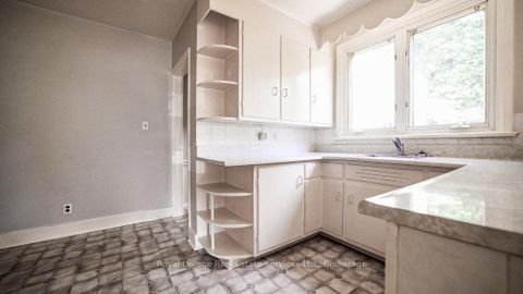 Photo 6 at 3039 Lakeshore Road W, BR Bronte, Oakville