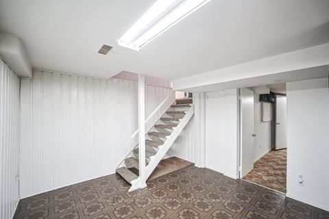 Photo 14 at 3039 Lakeshore Road W, BR Bronte, Oakville