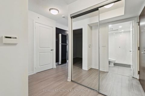 Photo 13 at 2201 - 386 Yonge Street, Bay Street Corridor, Toronto