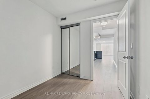 Photo 17 at 2201 - 386 Yonge Street, Bay Street Corridor, Toronto
