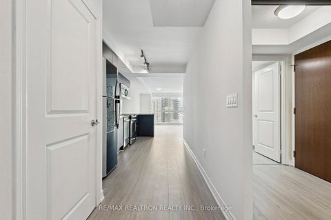Photo 18 at 2201 - 386 Yonge Street, Bay Street Corridor, Toronto