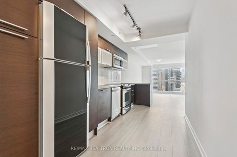 Photo 19 at 2201 - 386 Yonge Street, Bay Street Corridor, Toronto