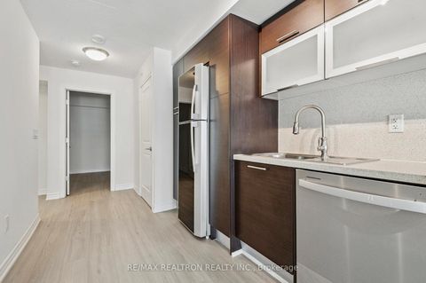 Photo 23 at 2201 - 386 Yonge Street, Bay Street Corridor, Toronto