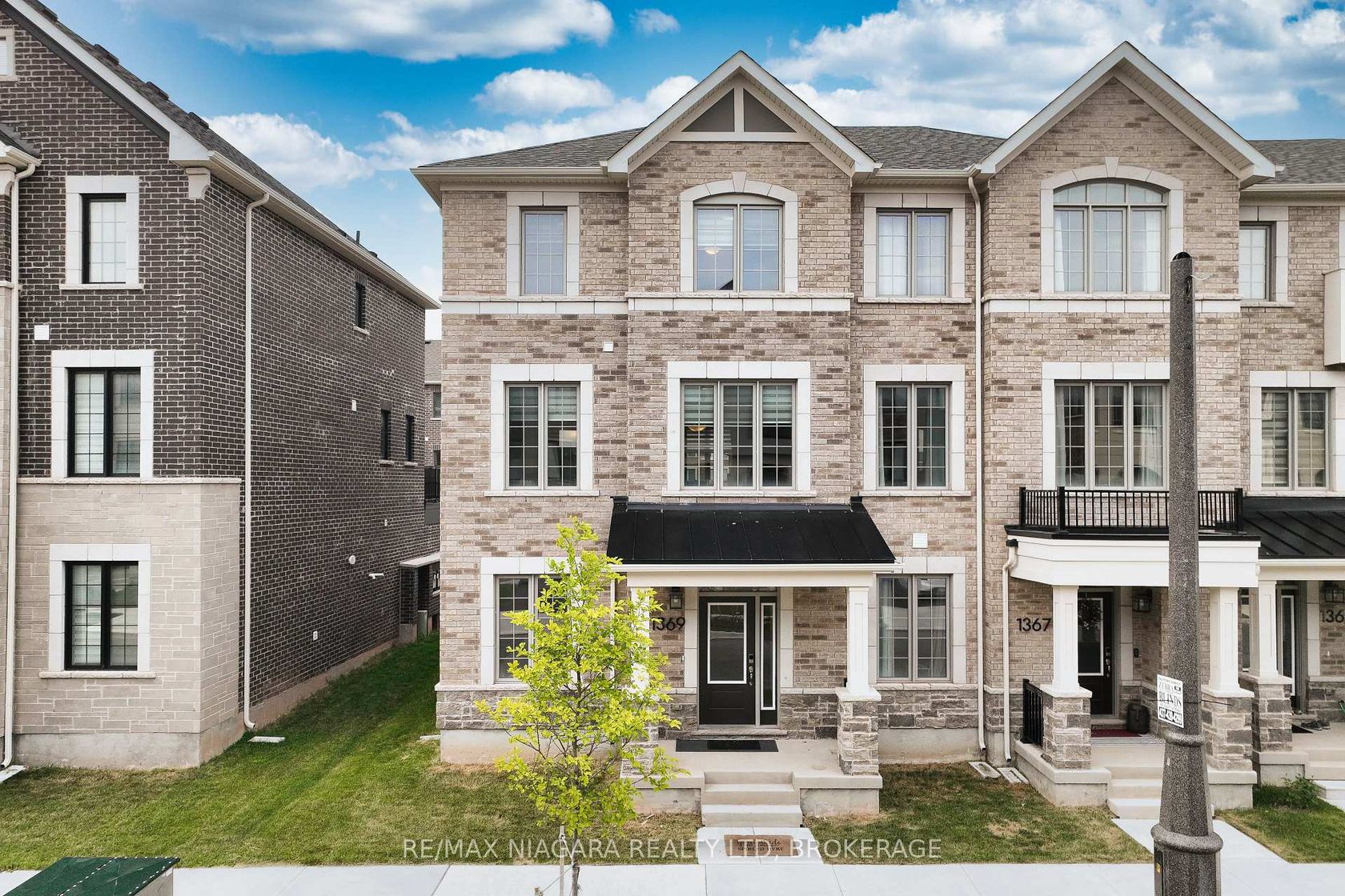 1369 Kobzar Drive, NW Northwest, Oakville 