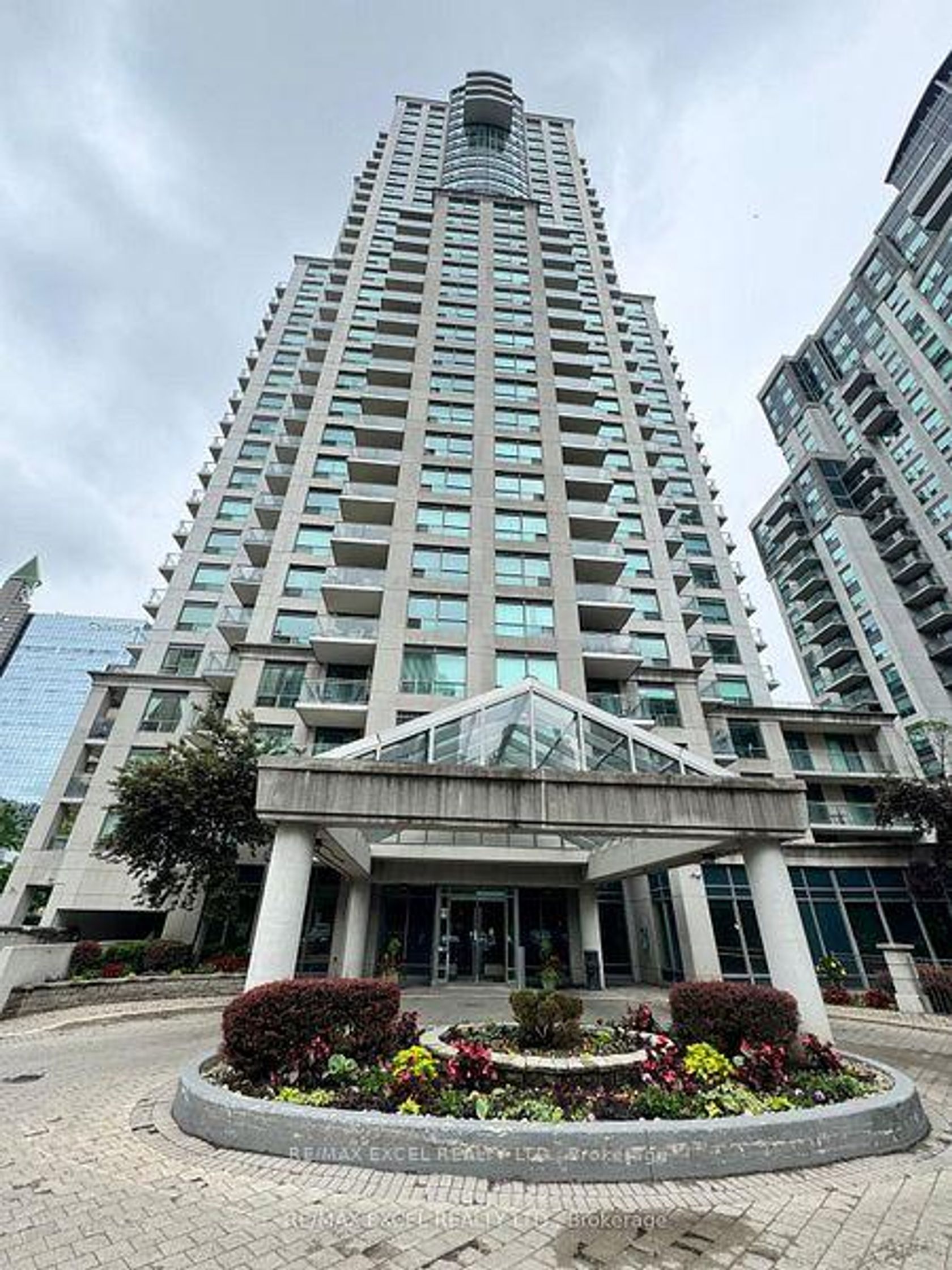 2006 - 21 Hillcrest Avenue, Willowdale East, Toronto 