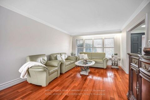 Photo 11 at 18 Terryellen Crescent, Markland Wood, Toronto