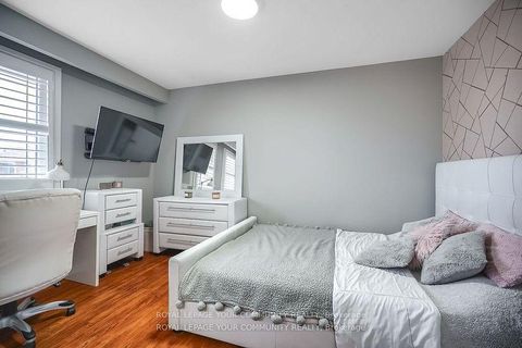 Photo 26 at 18 Terryellen Crescent, Markland Wood, Toronto