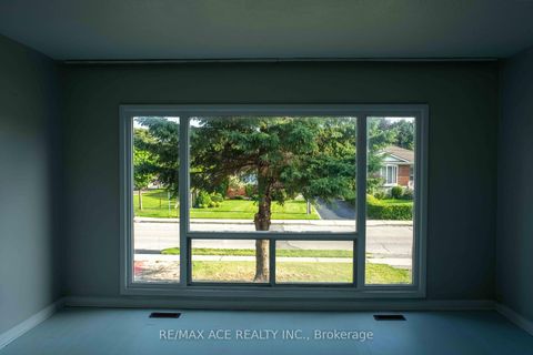 Photo 8 at 6 Seminole Avenue, Bendale, Toronto