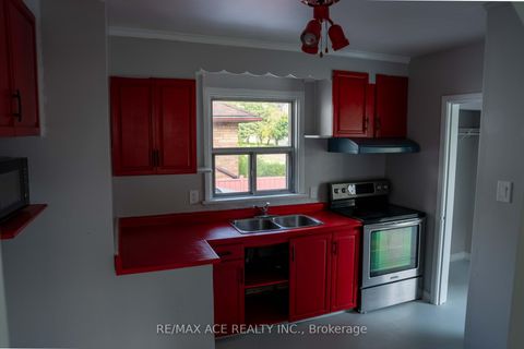 Photo 11 at 6 Seminole Avenue, Bendale, Toronto