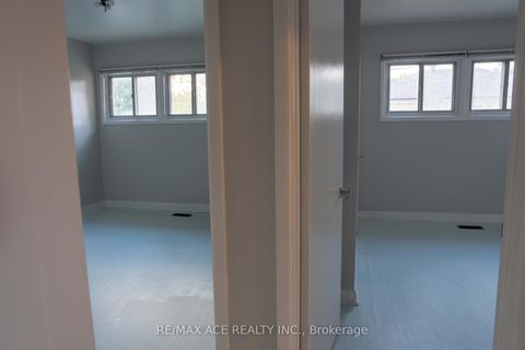 Photo 15 at 6 Seminole Avenue, Bendale, Toronto