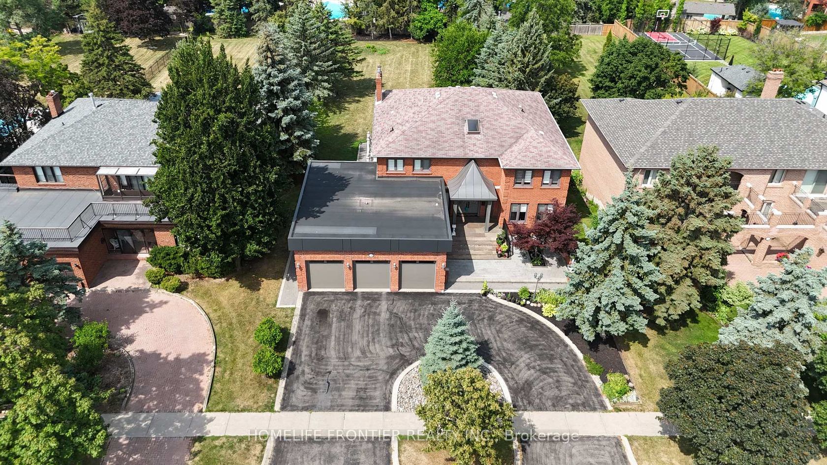 118 Torran Road, Islington Woods, Vaughan by Loree Meneguzzi Real Estate 118 Torran Road, Islington Woods, Vaughan