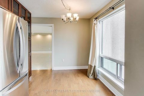 Photo 13 at 401 - 1 Hycrest Avenue, Willowdale East, Toronto