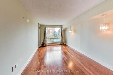 Photo 15 at 401 - 1 Hycrest Avenue, Willowdale East, Toronto