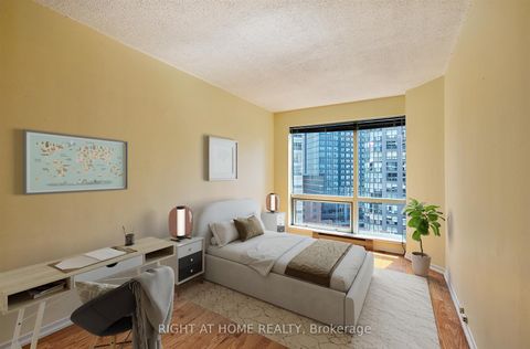 Photo 3 at 1110 - 1001 Bay Street, Bay Street Corridor, Toronto