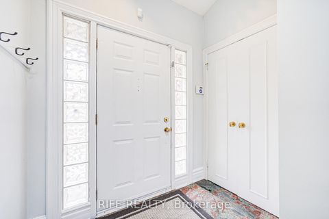 Photo 3 at 17 Bramble Drive, Don Mills, Toronto