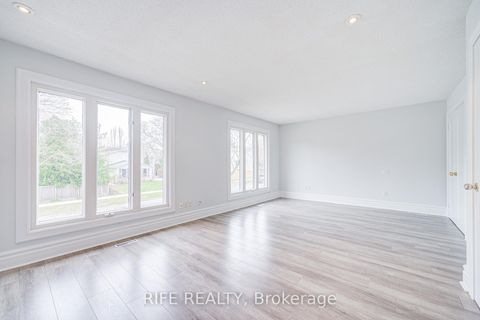 Photo 37 at 17 Bramble Drive, Don Mills, Toronto