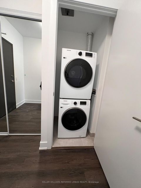 Photo 4 at 707 - 2 Teagarden Court N, Willowdale East, Toronto