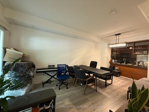Photo 4 at 51 - 315 Village Green Square, Malvern West, Toronto