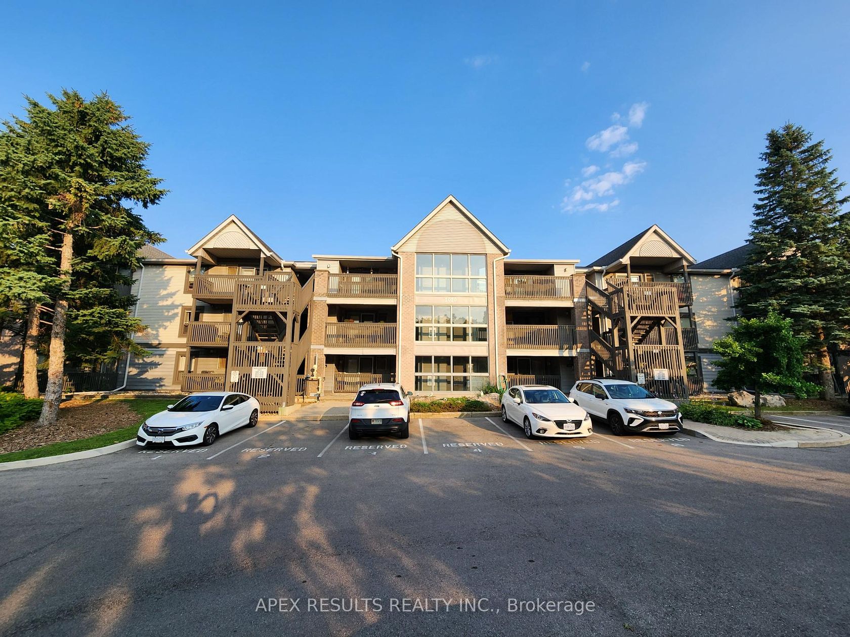 212 - 2020 Cleaver Avenue, Headon, Burlington 