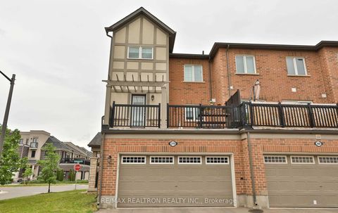 Photo 2 at 370 Timberland Gate, GO Glenorchy, Oakville