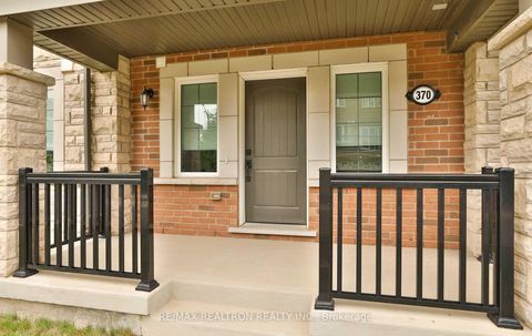 Photo 4 at 370 Timberland Gate, GO Glenorchy, Oakville