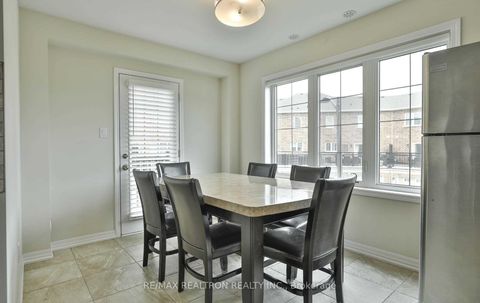 Photo 16 at 370 Timberland Gate, GO Glenorchy, Oakville