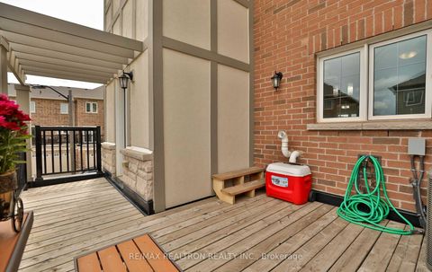 Photo 18 at 370 Timberland Gate, GO Glenorchy, Oakville