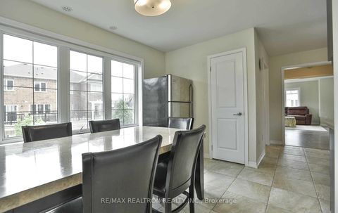 Photo 21 at 370 Timberland Gate, GO Glenorchy, Oakville