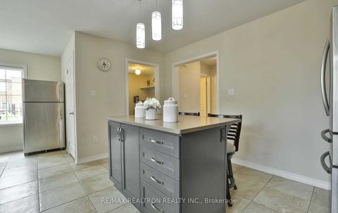 Photo 27 at 370 Timberland Gate, GO Glenorchy, Oakville