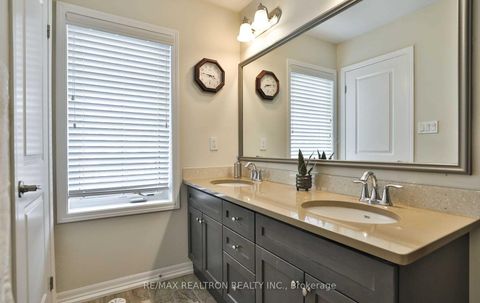 Photo 34 at 370 Timberland Gate, GO Glenorchy, Oakville