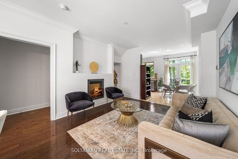 Photo 4 at 25 Slingsby Lane, Willowdale East, Toronto
