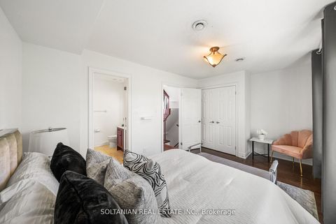 Photo 18 at 25 Slingsby Lane, Willowdale East, Toronto