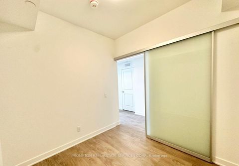 Photo 13 at 1116 - 543 Richmond Street W, Waterfront Communities C1, Toronto
