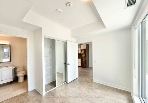 Photo 15 at 1116 - 543 Richmond Street W, Waterfront Communities C1, Toronto