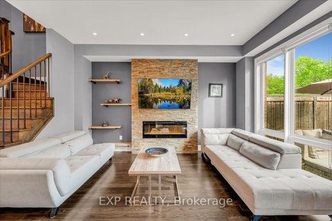 Photo 4 at 28 Crestridge Drive, Patterson, Vaughan