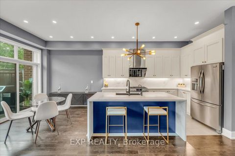Photo 12 at 28 Crestridge Drive, Patterson, Vaughan